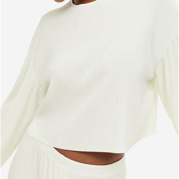 H&M Crinkled Set - Picture 3 of 13